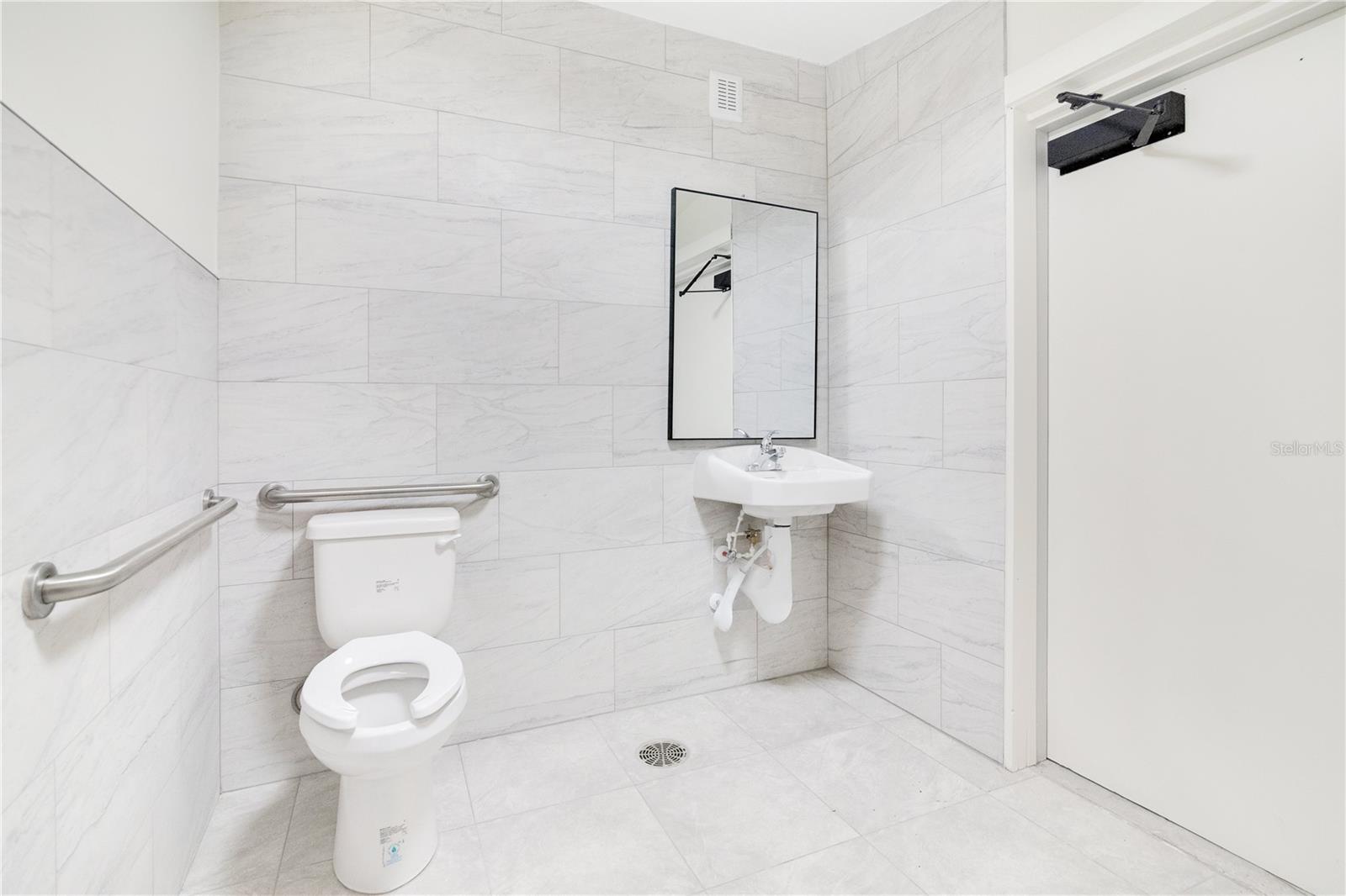 EAST COAST VILLA - Commercial Sale