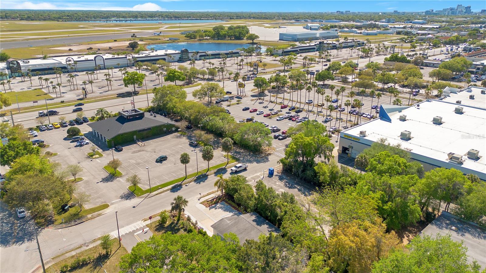 EAST COAST VILLA - Commercial Sale