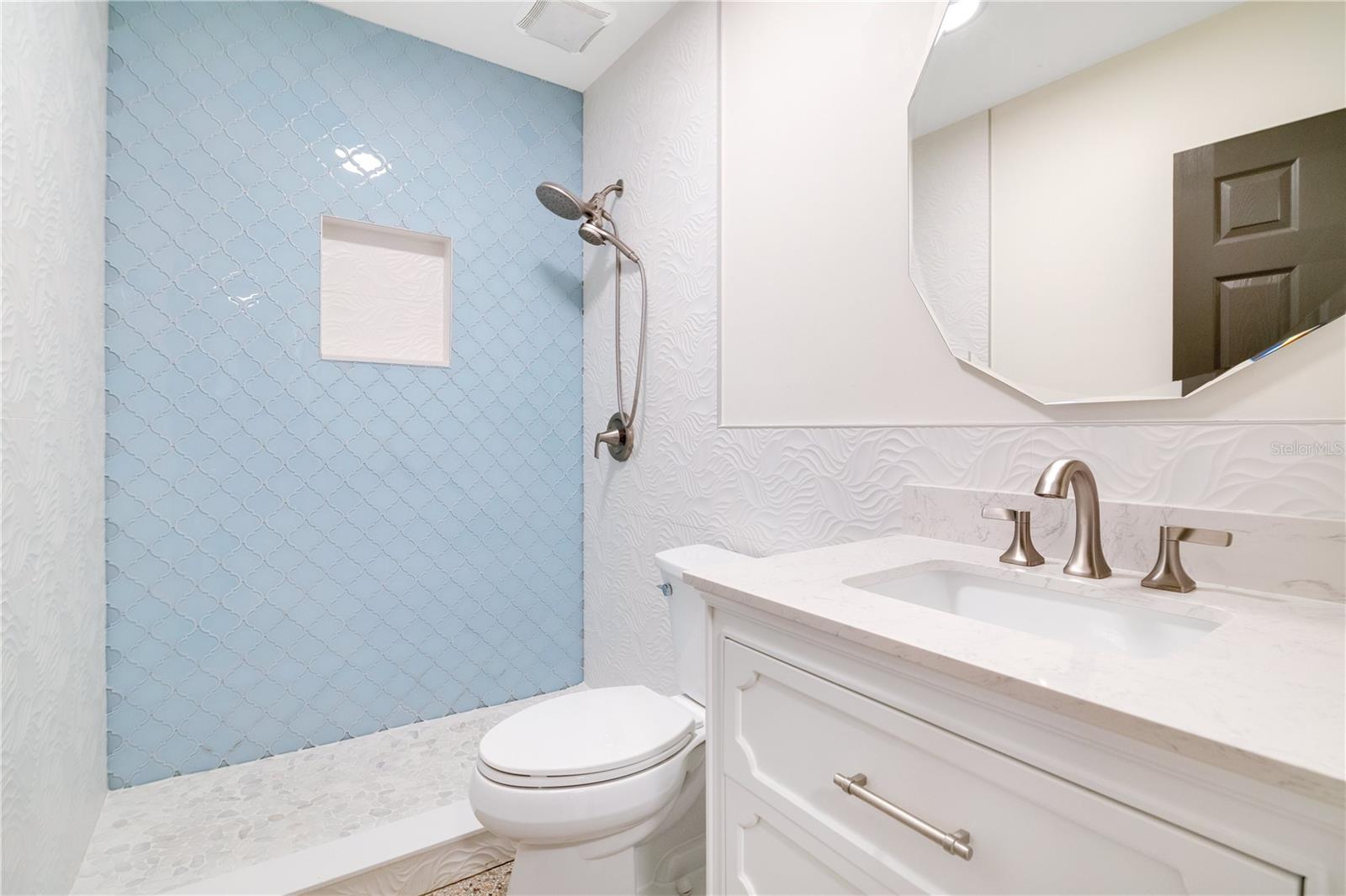 EAST COAST VILLA - Commercial Sale