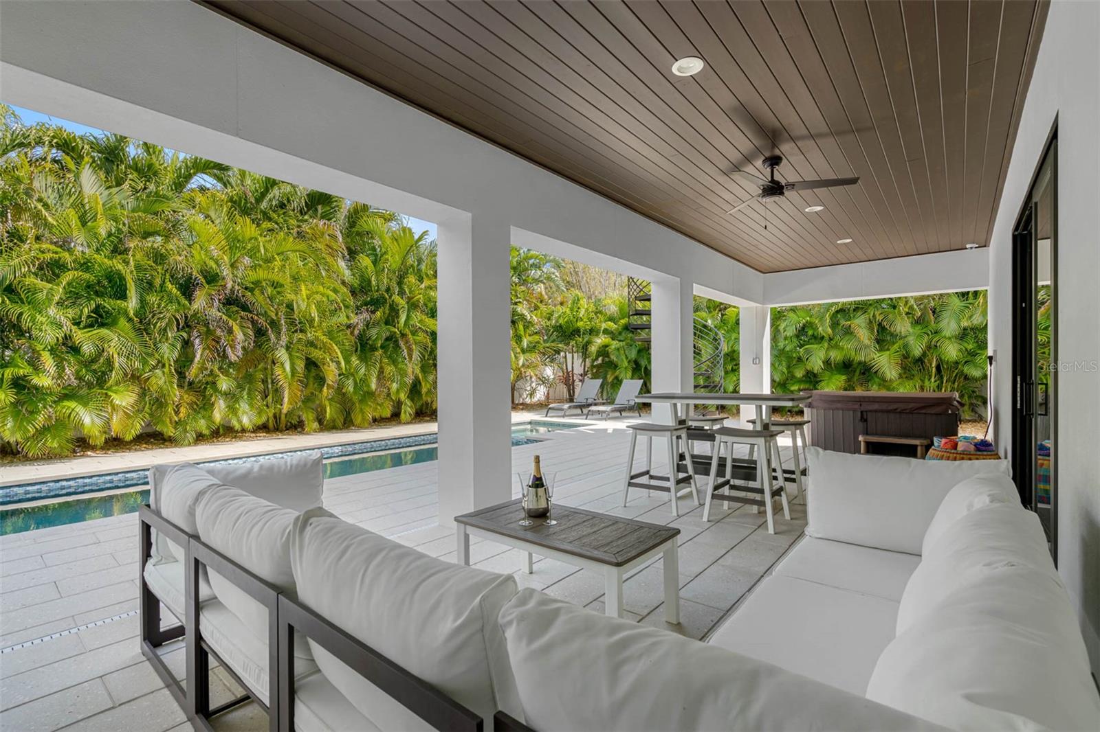 TIERRA VERDE UNIT 1 4TH REP - Residential