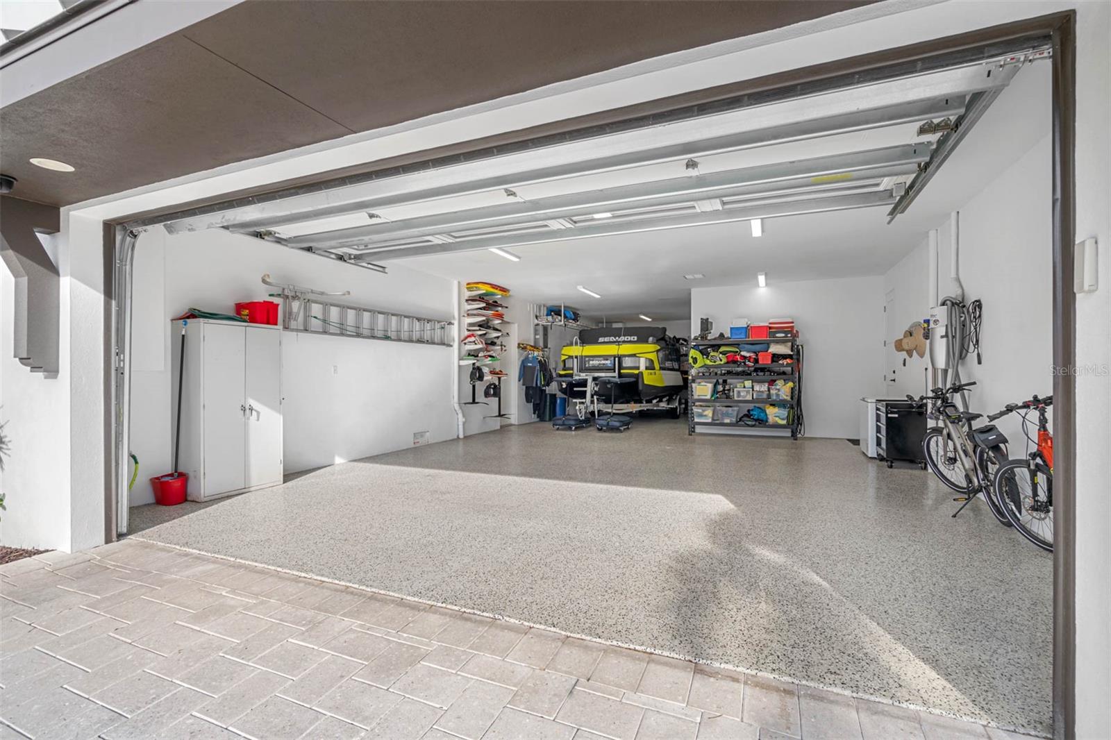 TIERRA VERDE UNIT 1 4TH REP - Residential