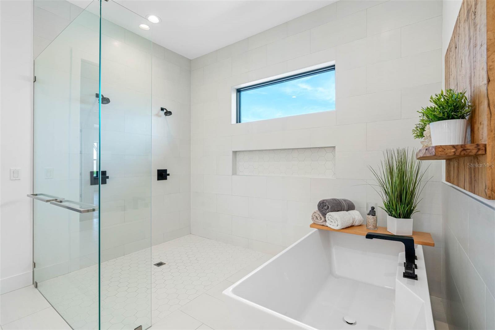 TIERRA VERDE UNIT 1 4TH REP - Residential