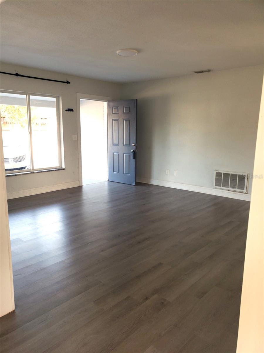 BOULEVARD HEIGHTS - Residential Lease