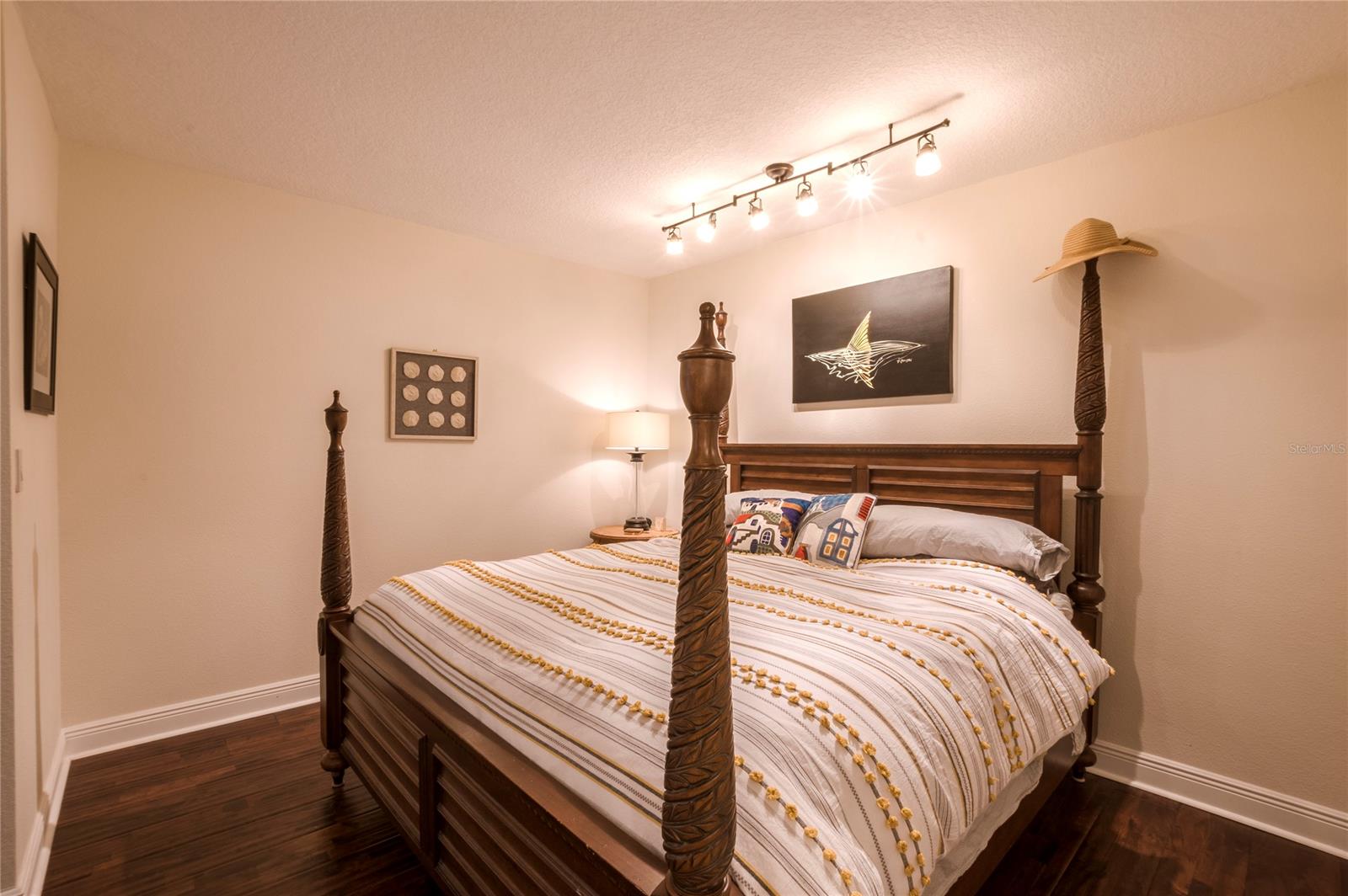 Marker 33 Ph 01 Condo - Residential