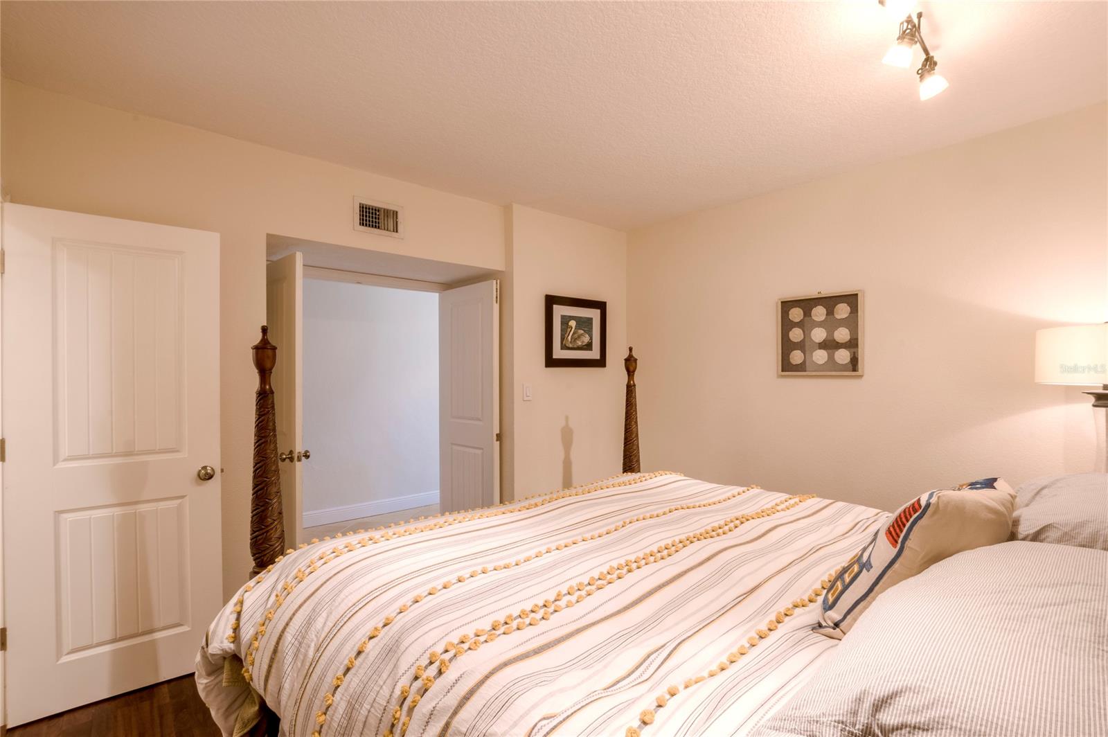 Marker 33 Ph 01 Condo - Residential