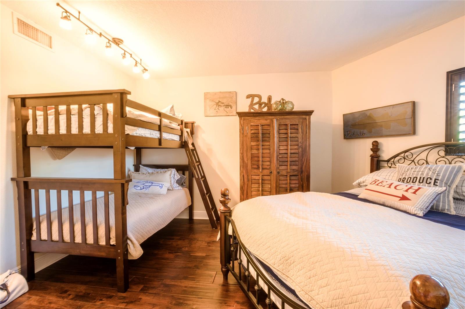 Marker 33 Ph 01 Condo - Residential