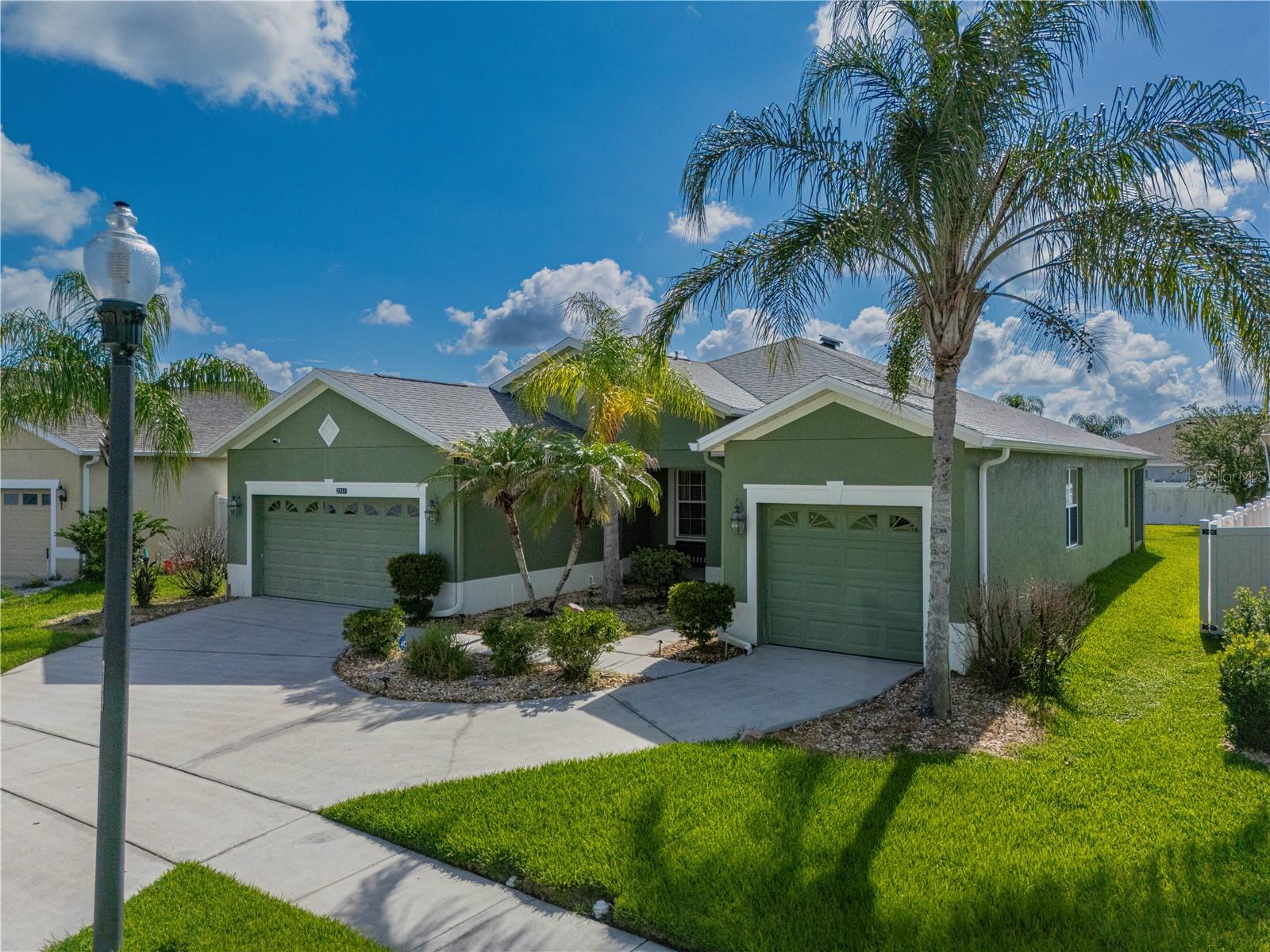 2317 CROSSTON CIRCLE