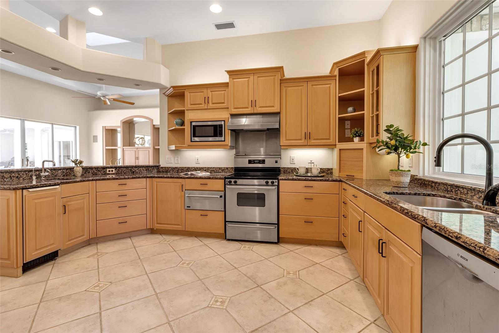 THE OAKS BAYSIDE - Residential