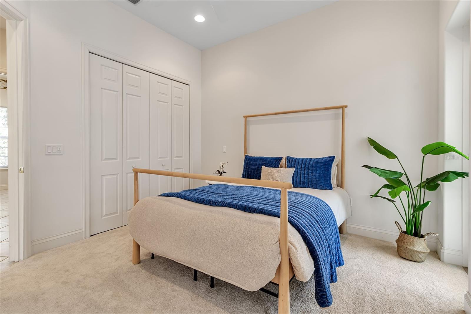 THE OAKS BAYSIDE - Residential