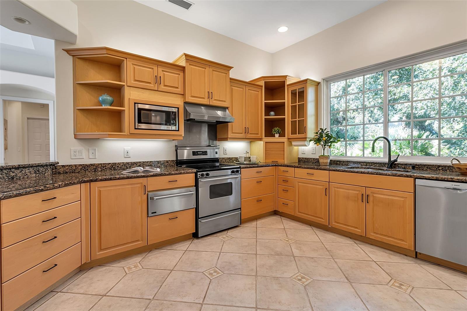 THE OAKS BAYSIDE - Residential