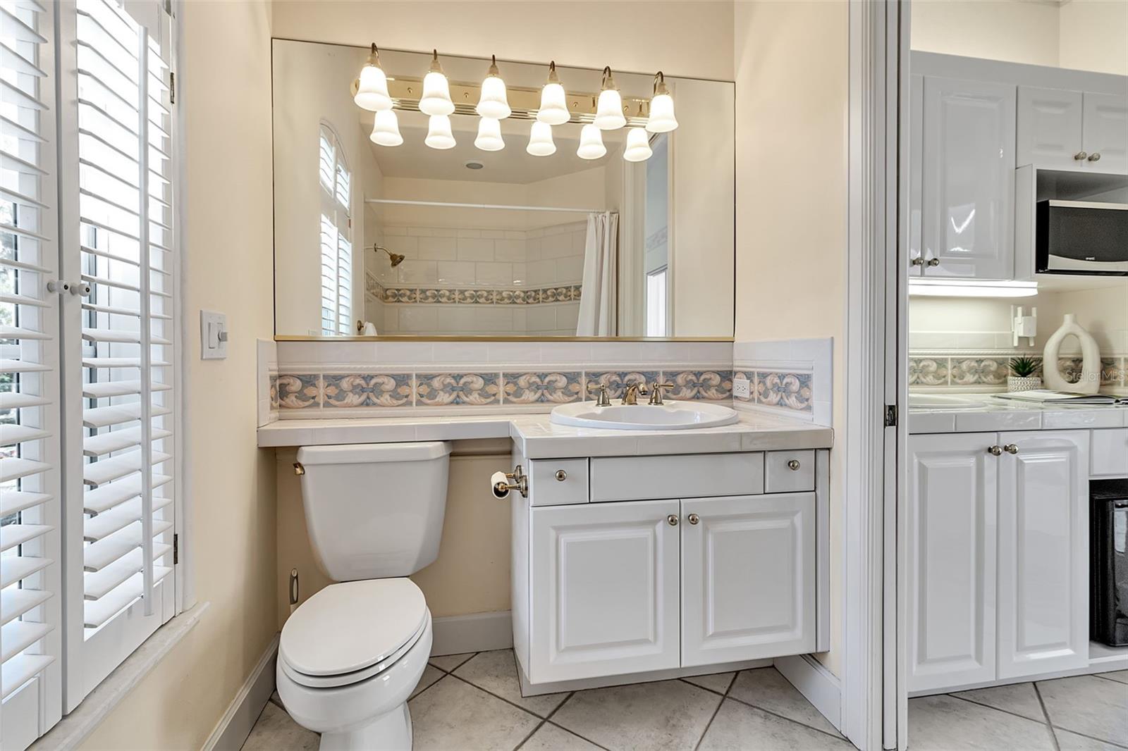 THE OAKS BAYSIDE - Residential