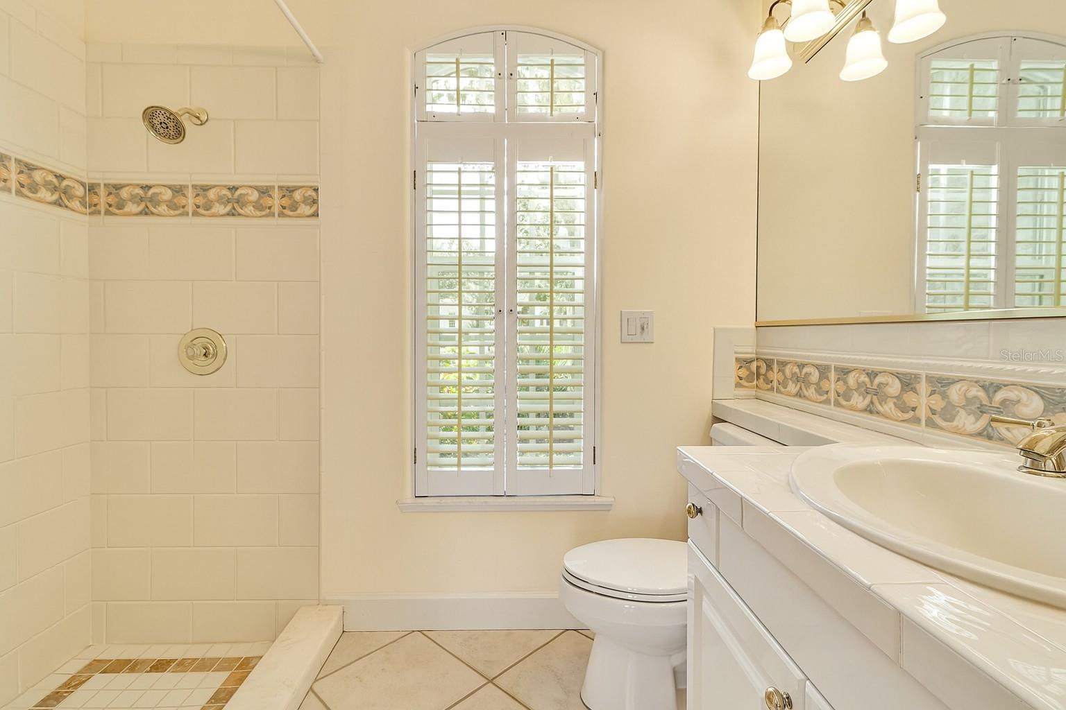 THE OAKS BAYSIDE - Residential