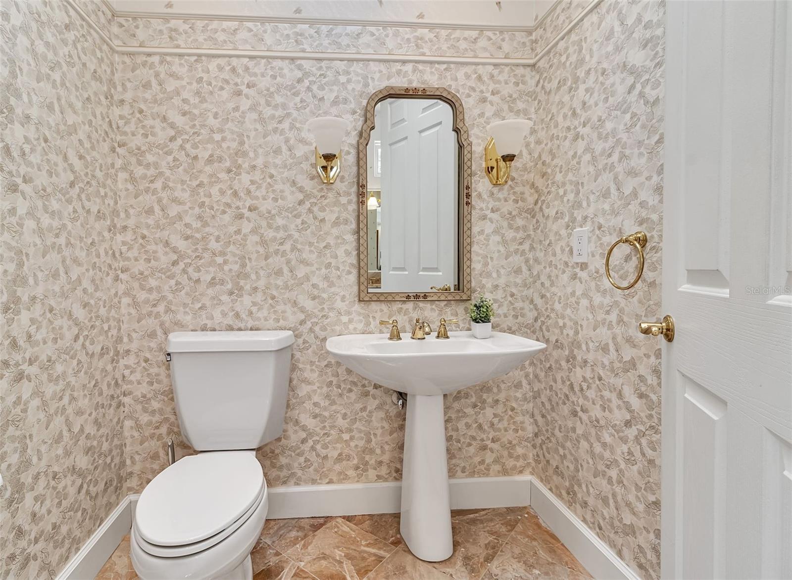 THE OAKS BAYSIDE - Residential