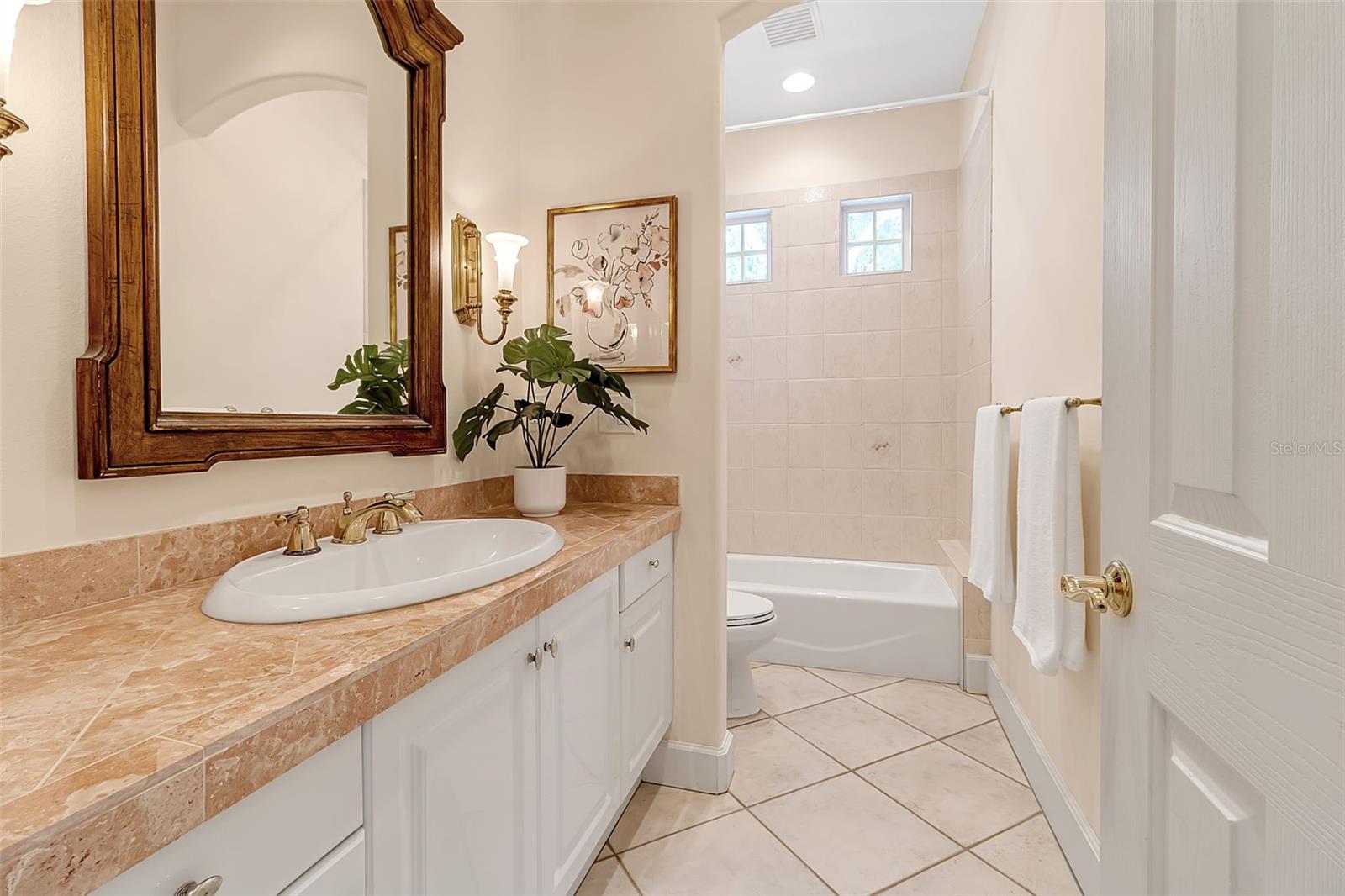 THE OAKS BAYSIDE - Residential