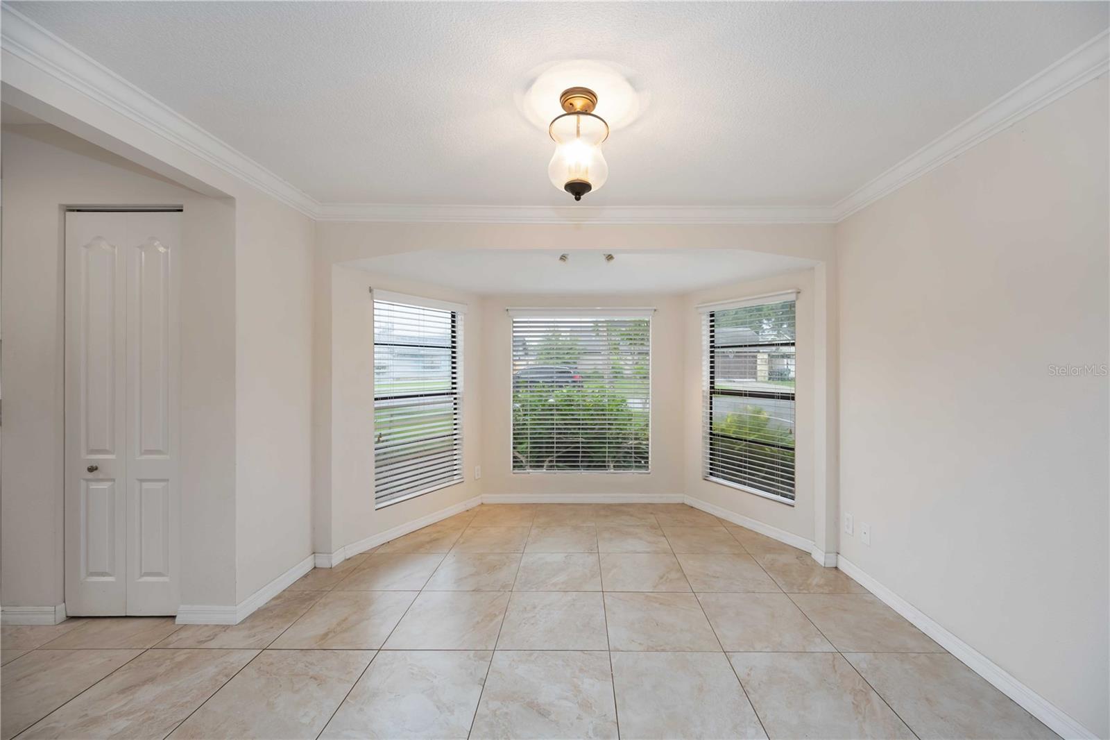 LAKE SARASOTA - Residential