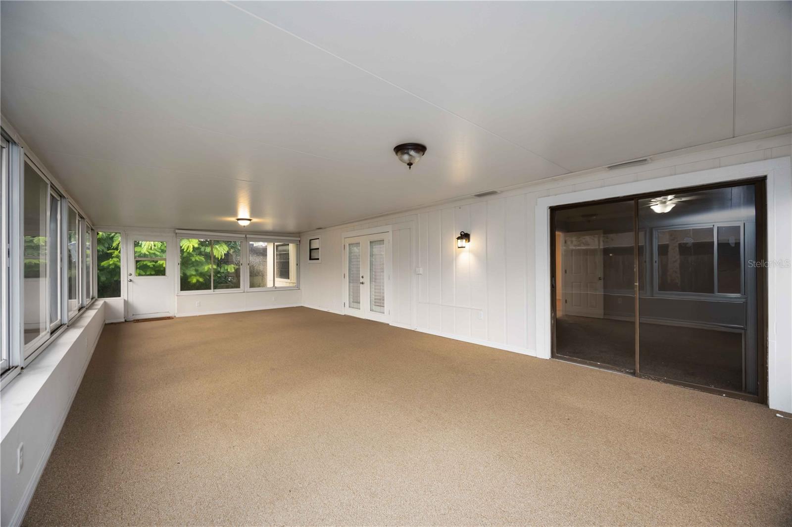 LAKE SARASOTA - Residential