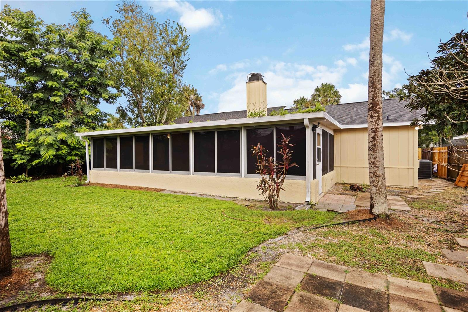 LAKE SARASOTA - Residential