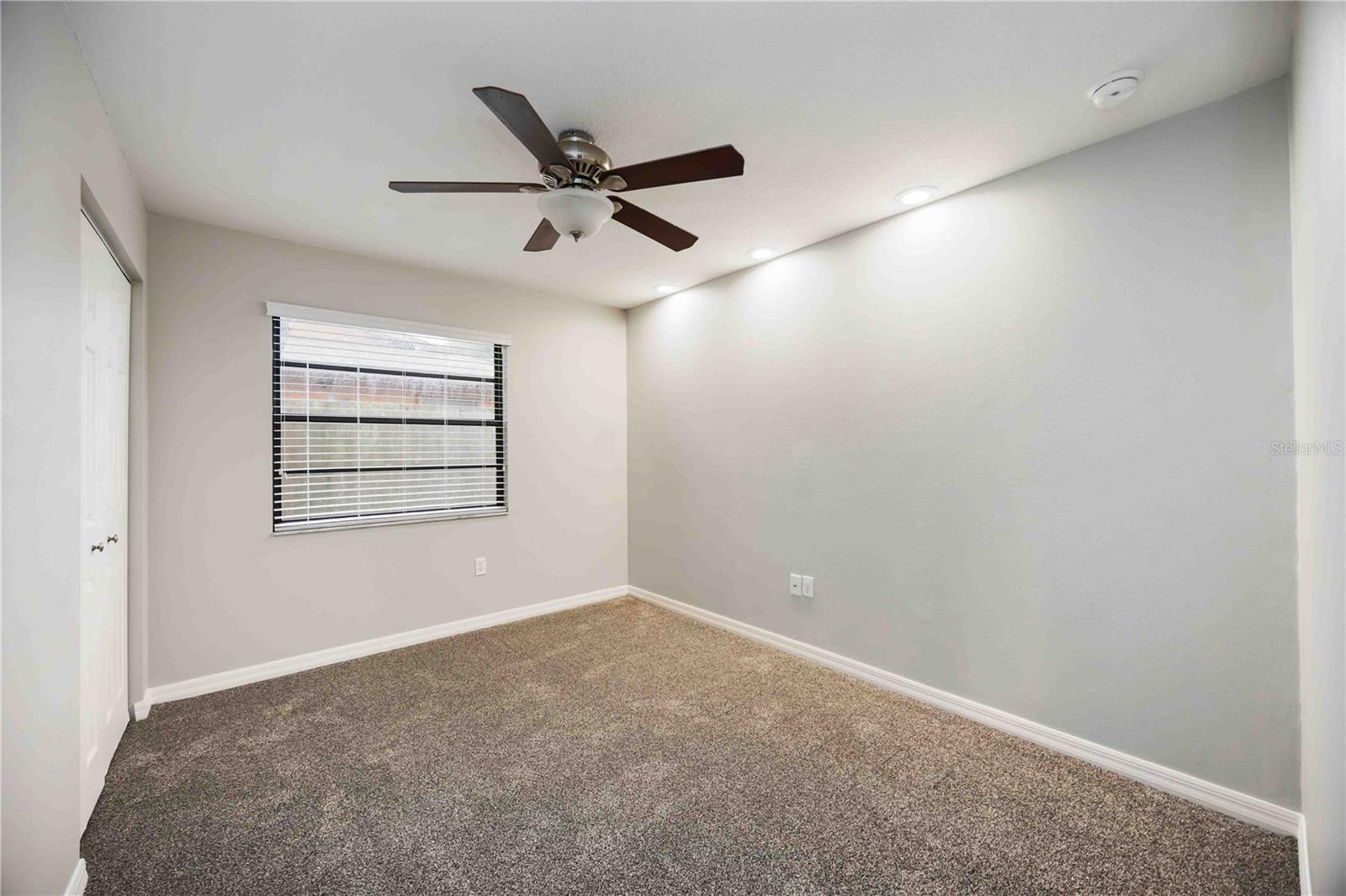 LAKE SARASOTA - Residential