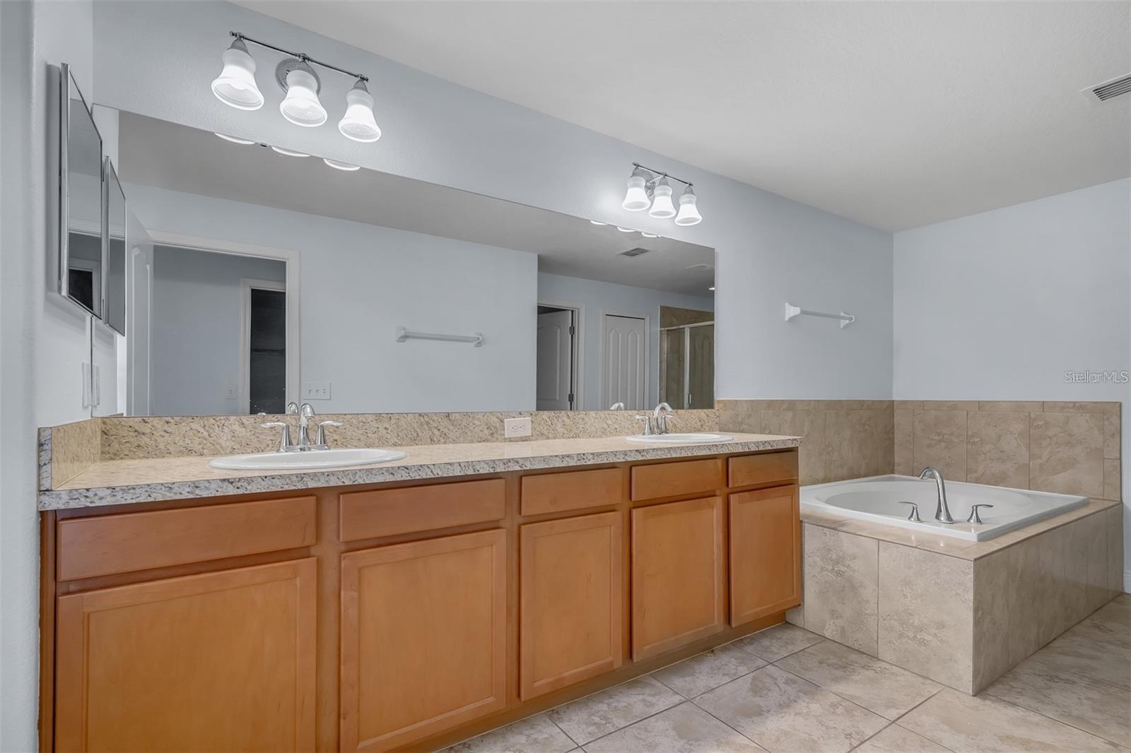 WYNDHAM LAKES ESTATES - Residential