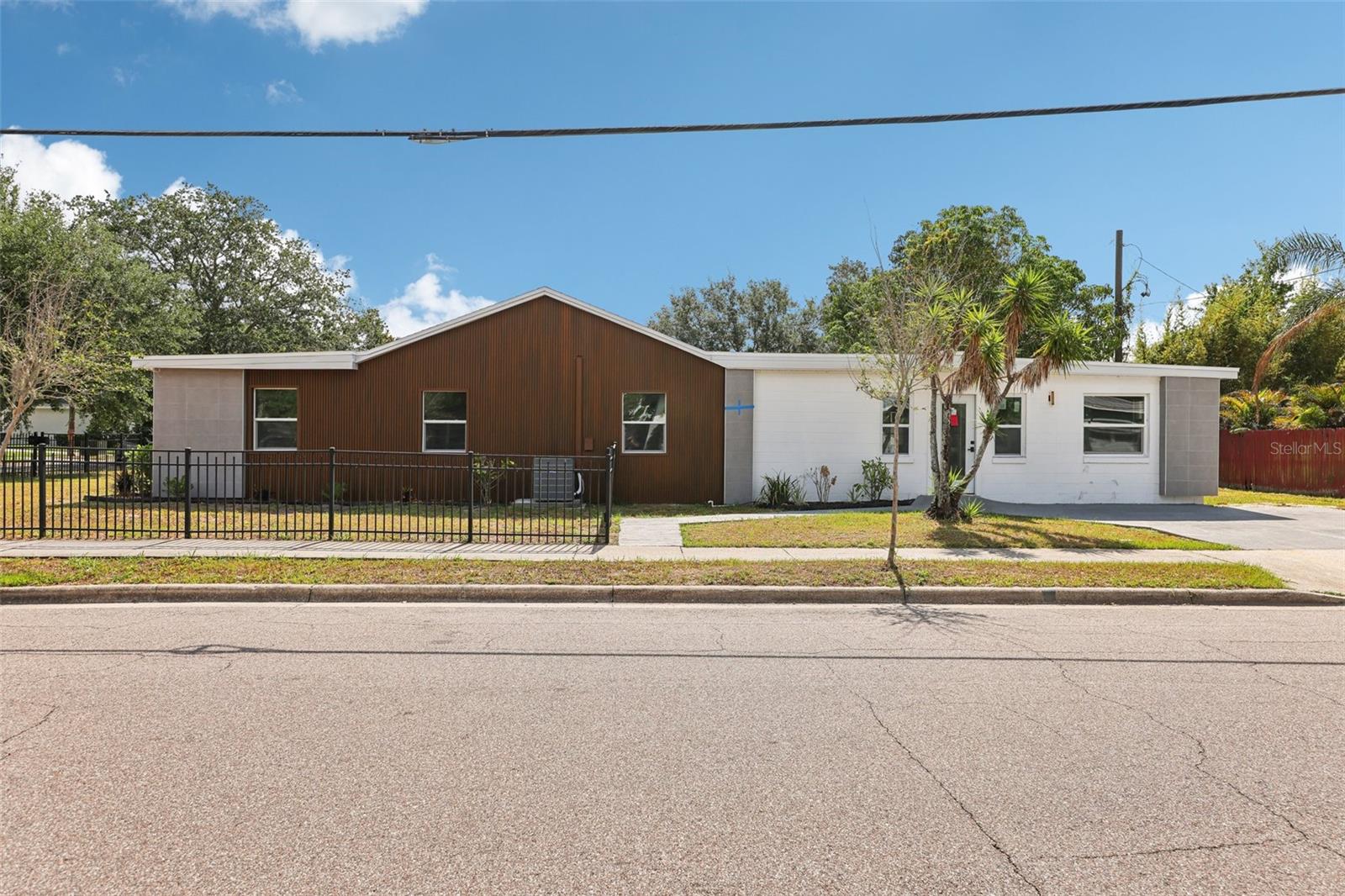 730 W SWOOPE AVENUE