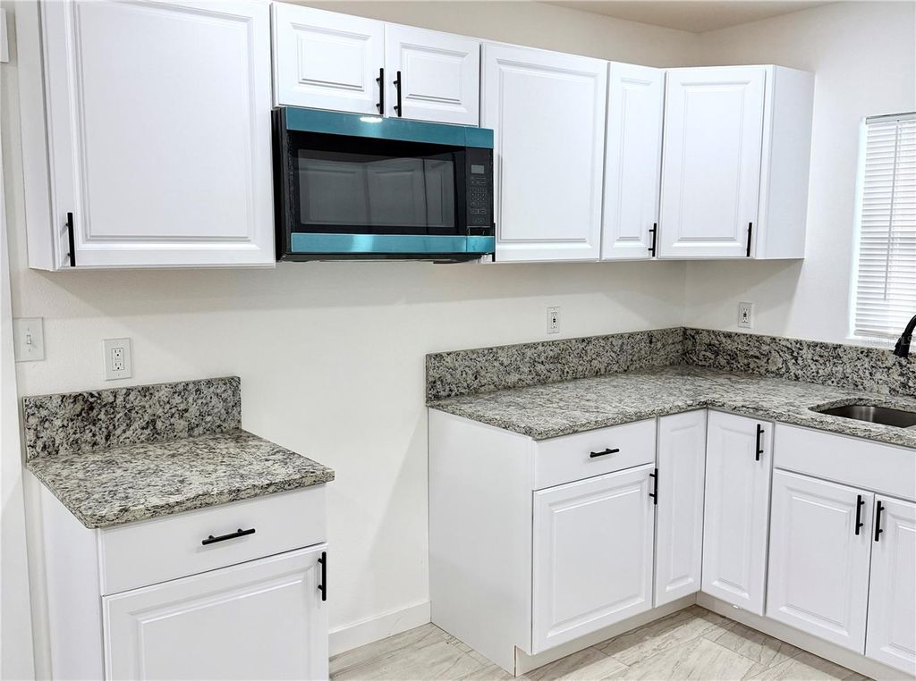 Photo of 3424 16th Street E, Bradenton, FL 34208 (MLS # A4677725)