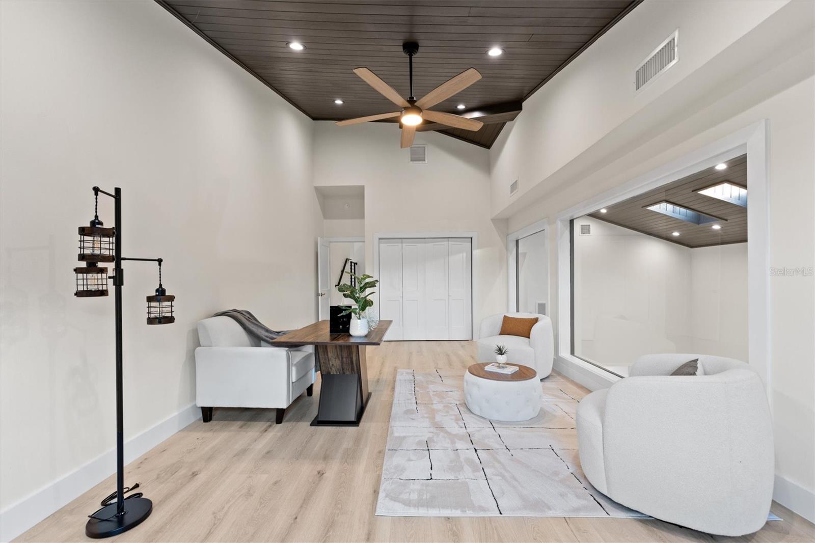 GOLDEN ACRES - Residential