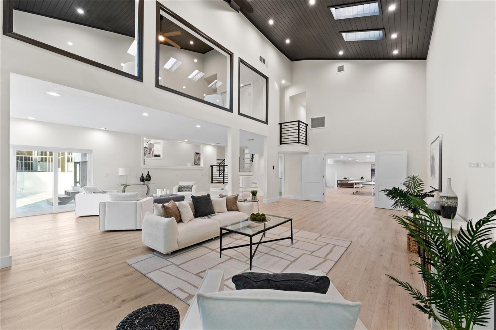 GOLDEN ACRES - Residential