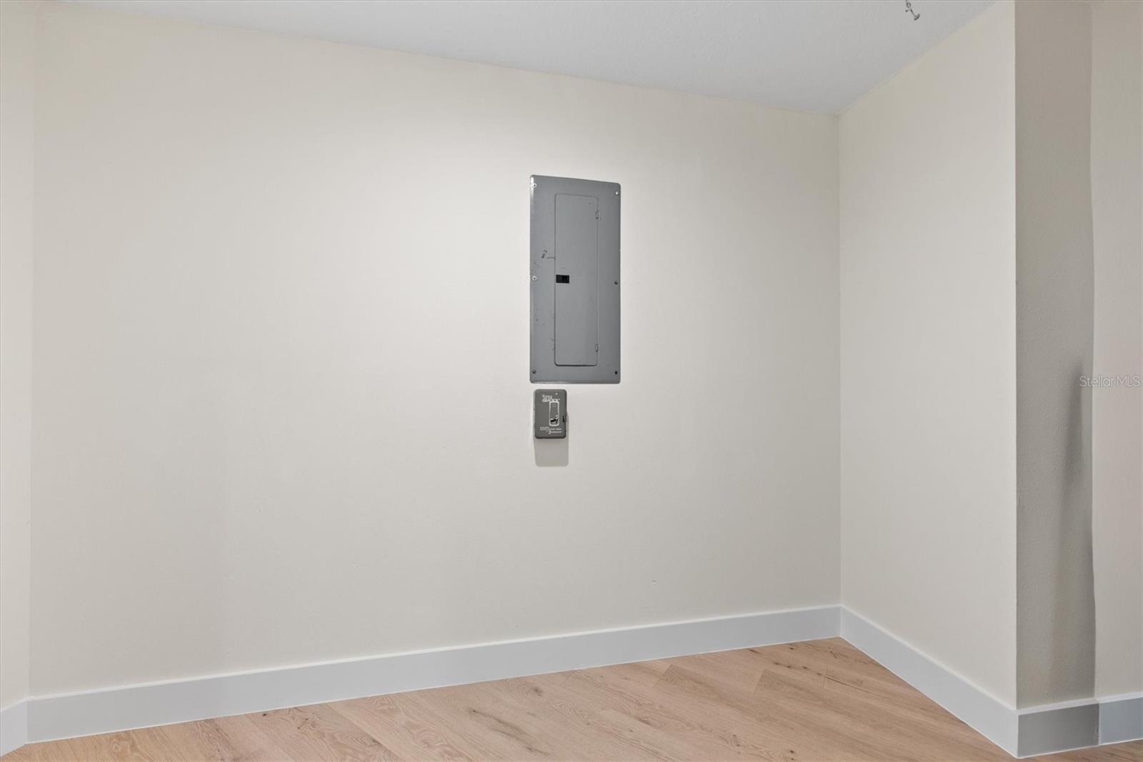 GOLDEN ACRES - Residential