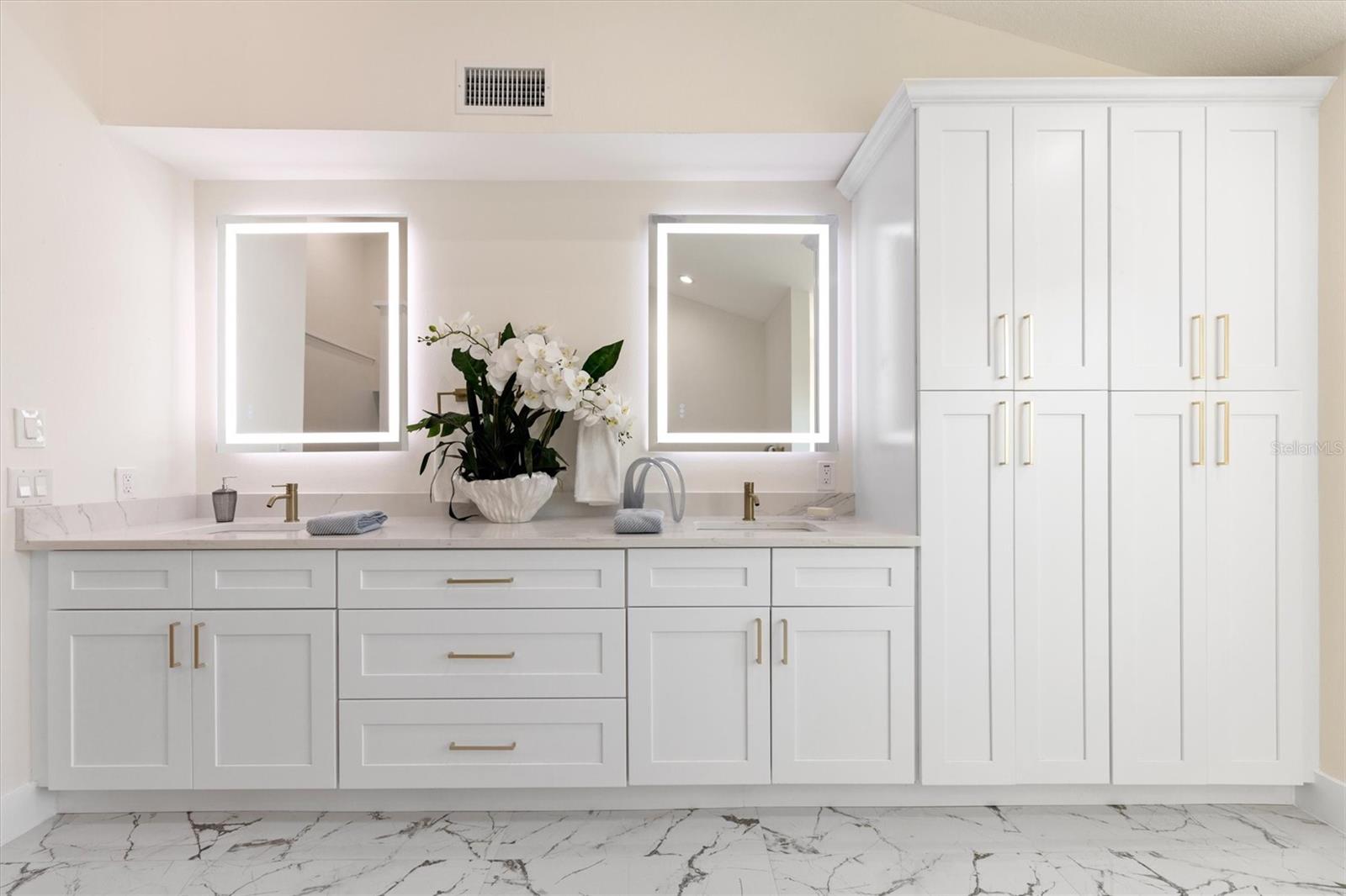 GOLDEN ACRES - Residential