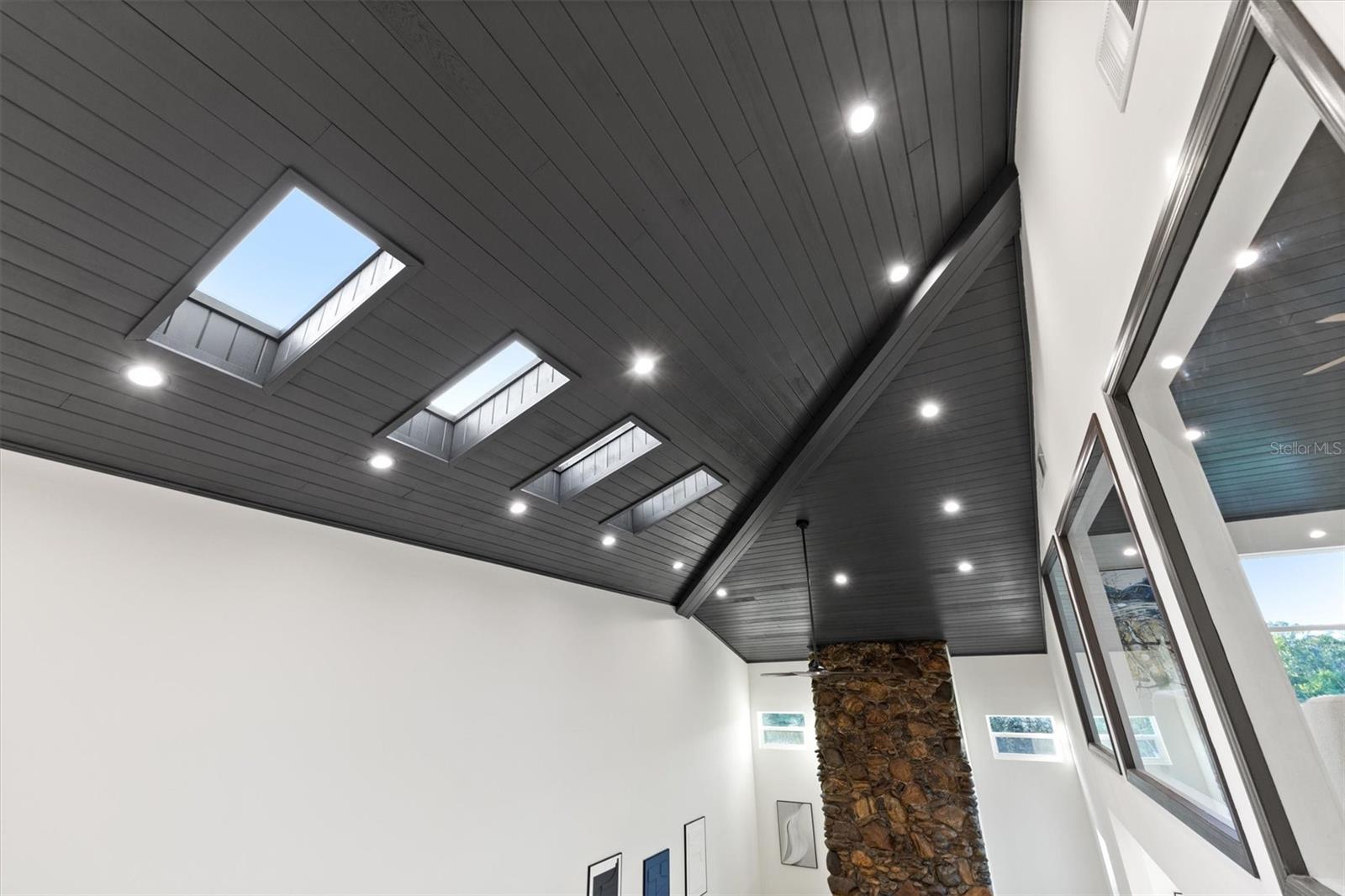 GOLDEN ACRES - Residential