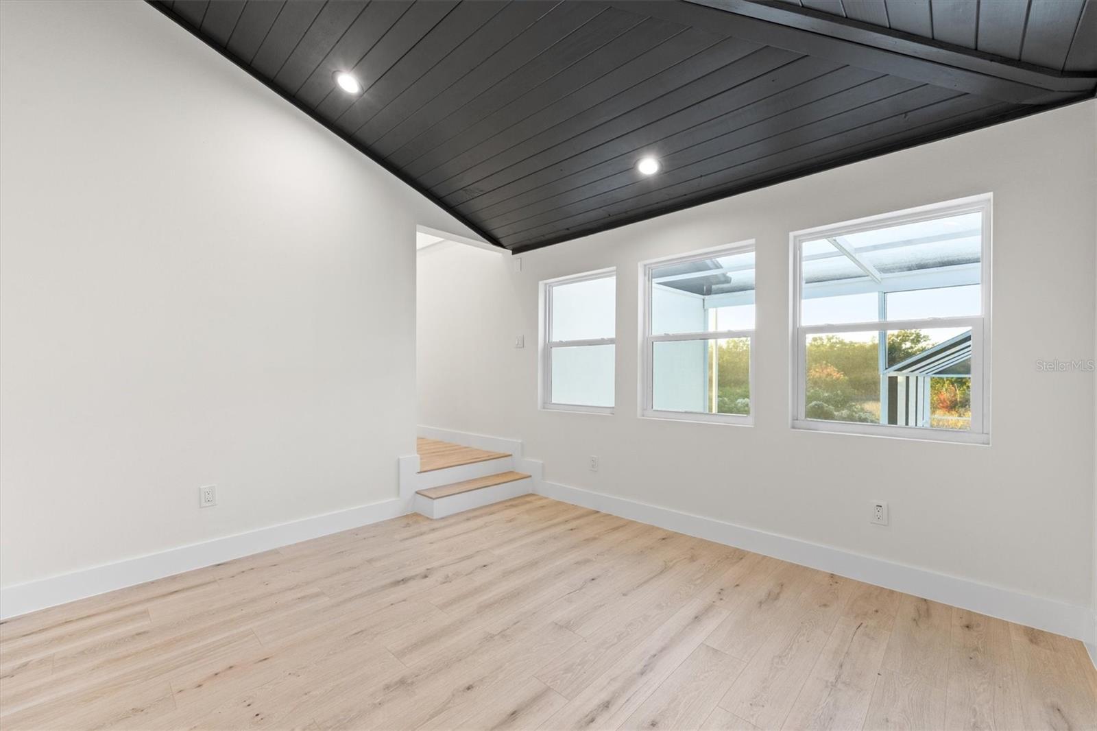 GOLDEN ACRES - Residential