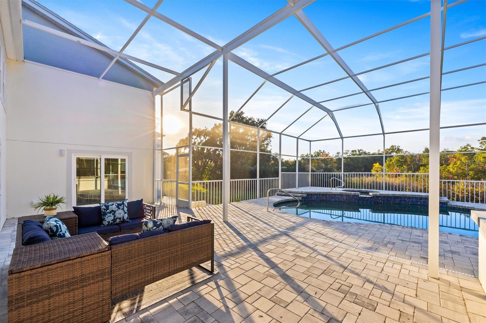 GOLDEN ACRES - Residential