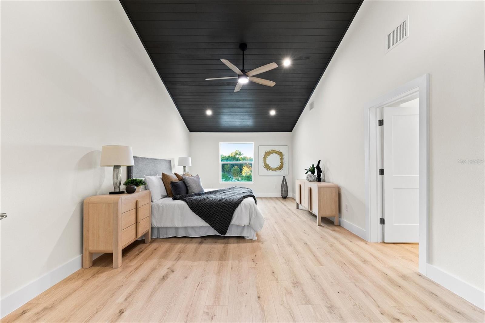 GOLDEN ACRES - Residential