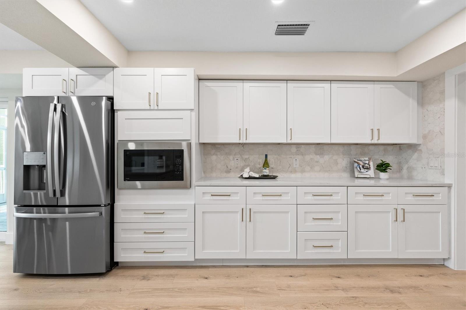 GOLDEN ACRES - Residential