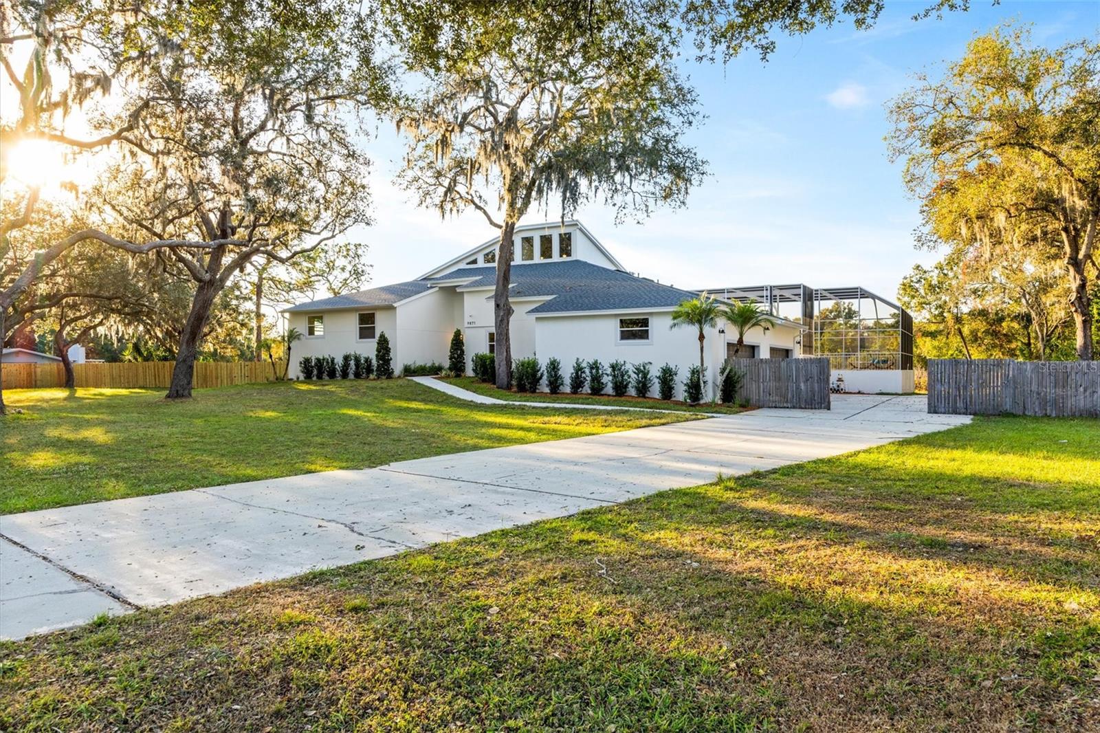 GOLDEN ACRES - Residential