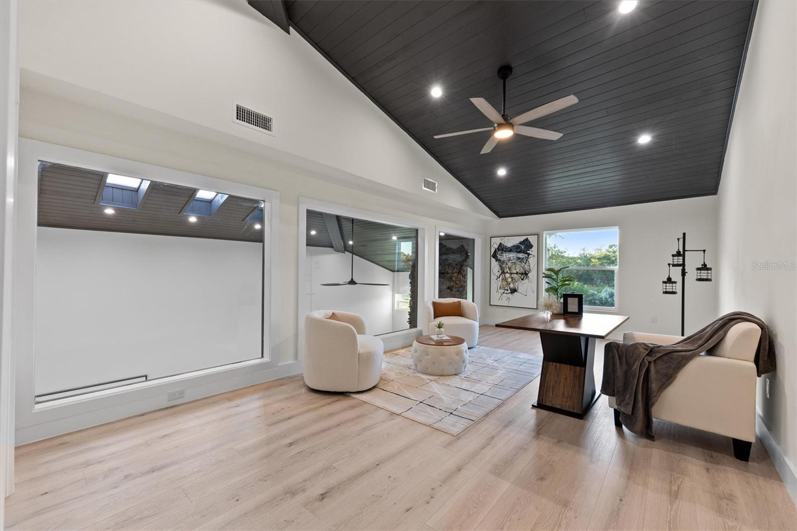 GOLDEN ACRES - Residential