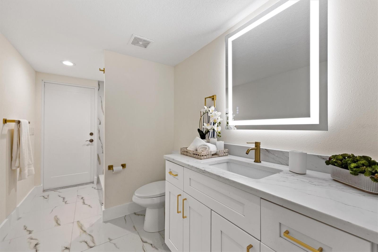 GOLDEN ACRES - Residential