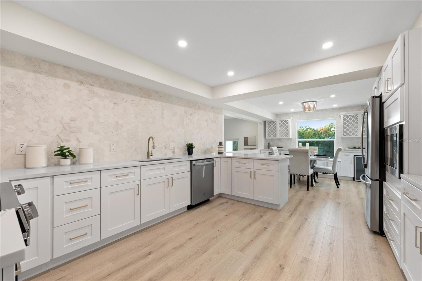 GOLDEN ACRES - Residential