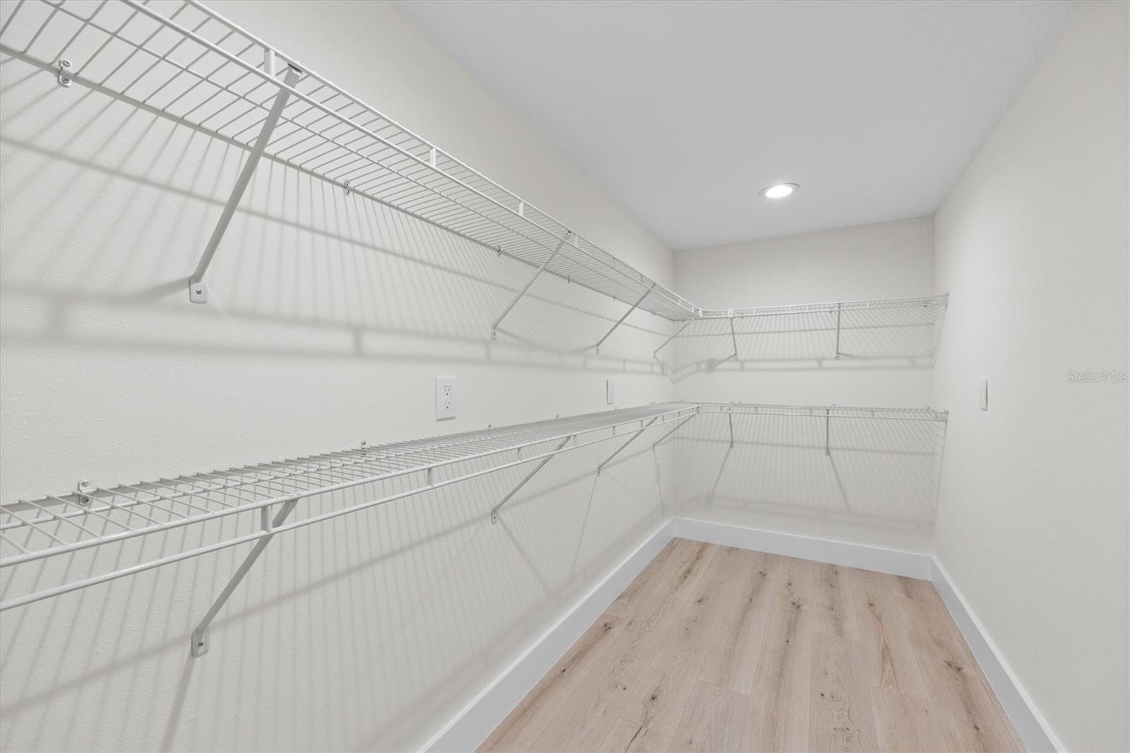 GOLDEN ACRES - Residential