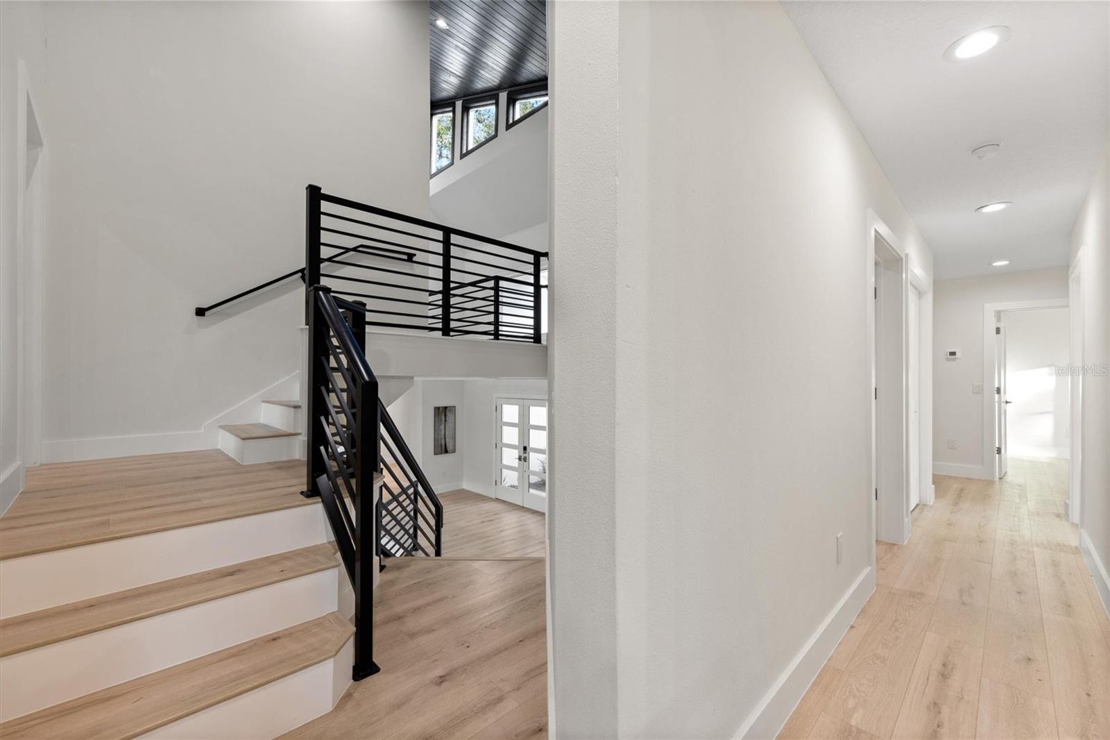 GOLDEN ACRES - Residential