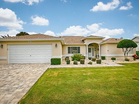 Photo of 9910 SE 138th Loop, Summerfield, FL 34491 (MLS # OM713203)