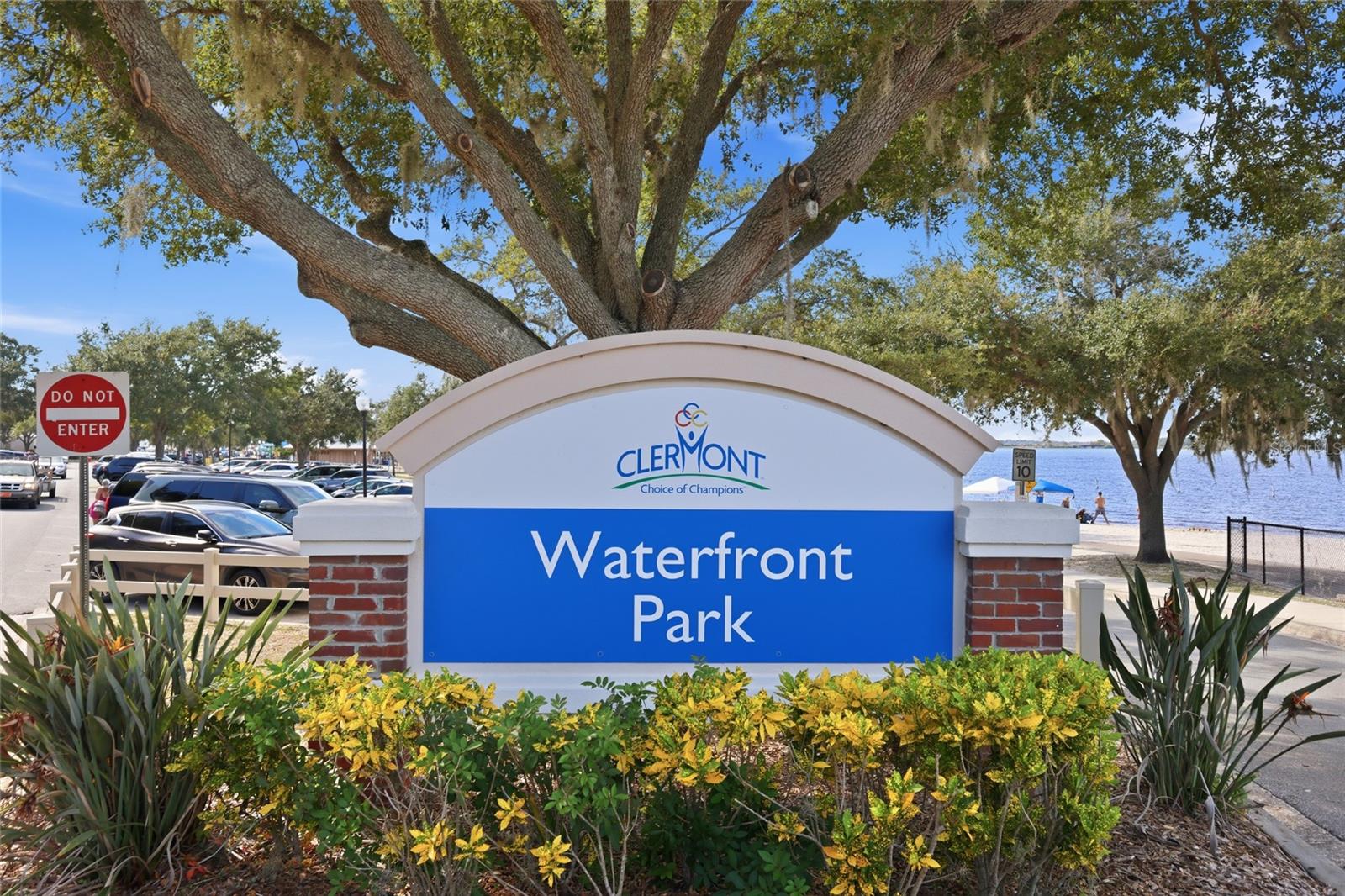 HOLDEN RIDGE TOWNHOMES - Residential