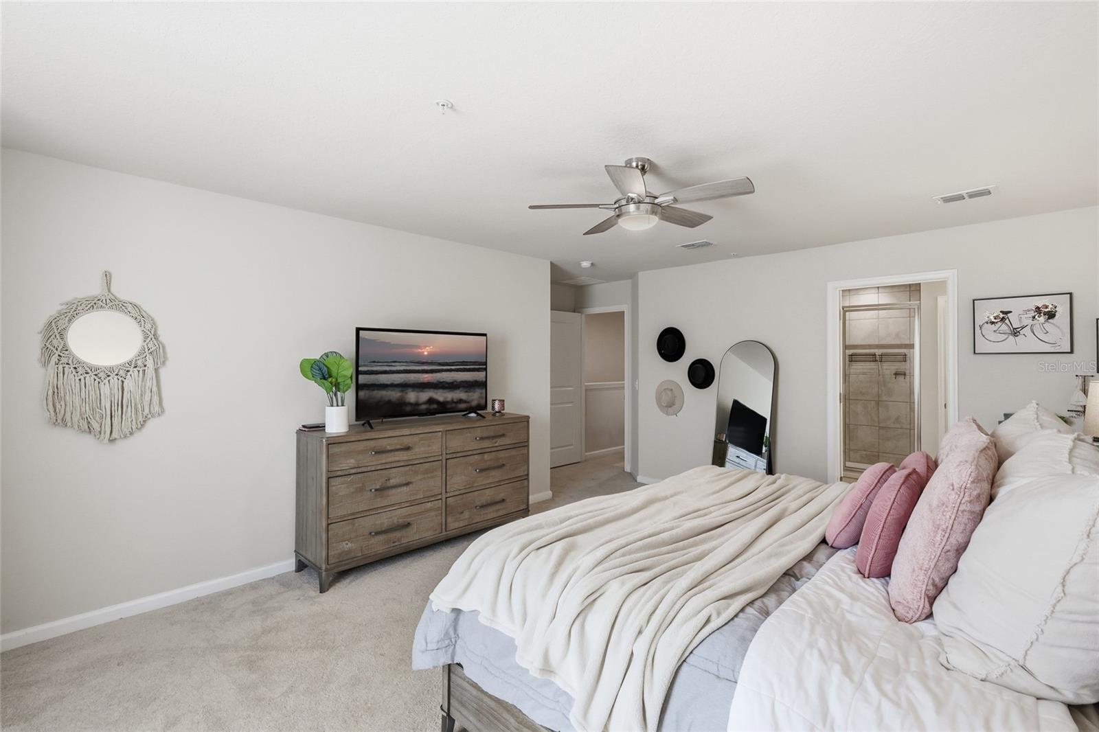 HOLDEN RIDGE TOWNHOMES - Residential