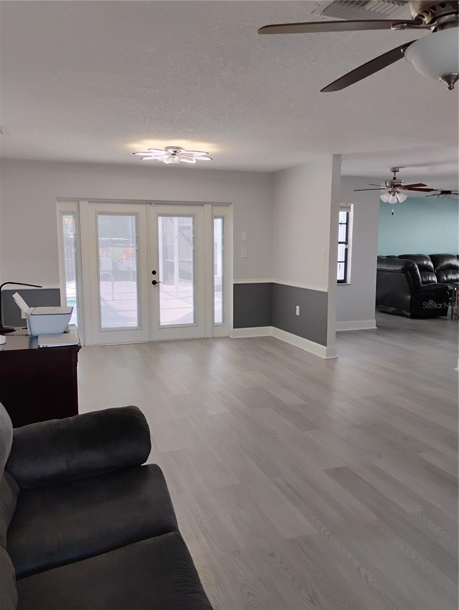 2256 W COLONIAL BOULEVARD W