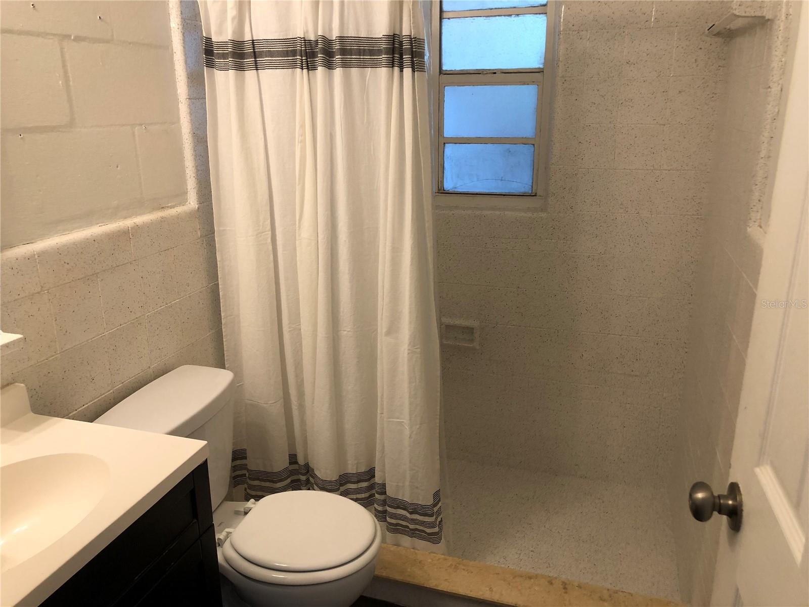 REDINGTON WOODS - Residential Lease