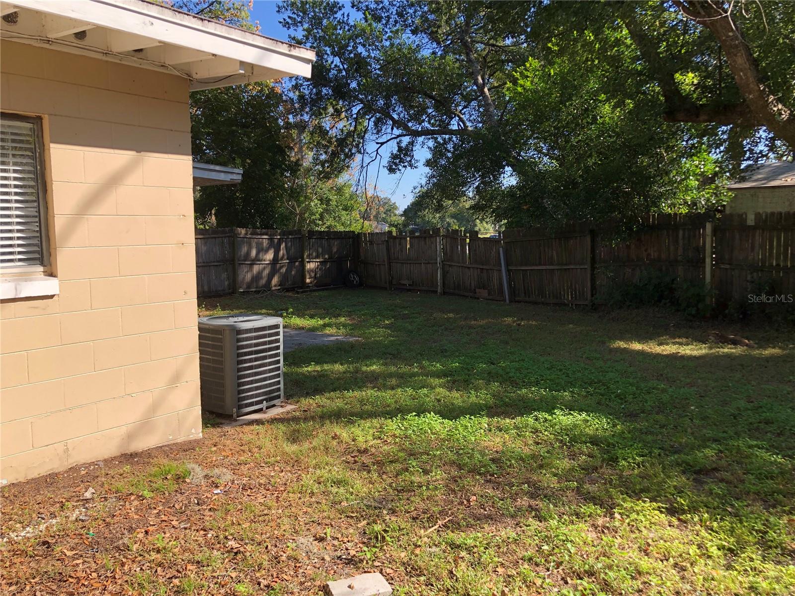 REDINGTON WOODS - Residential Lease