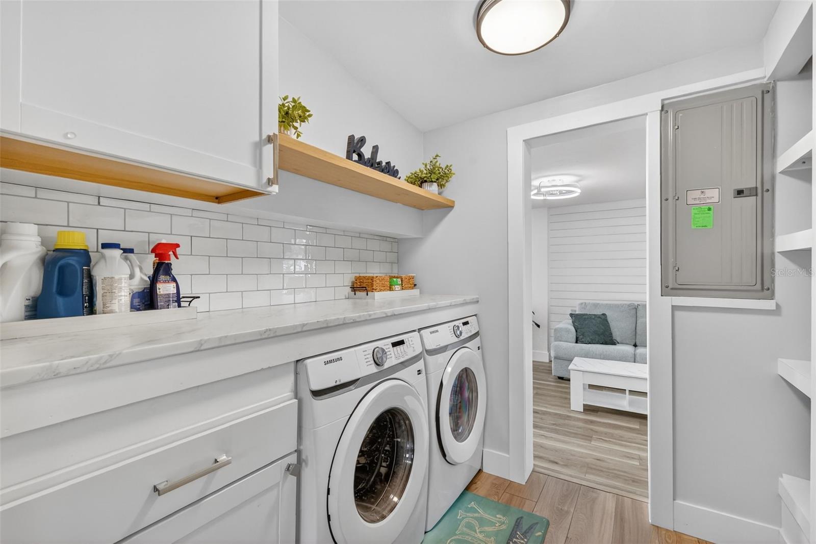 LAKE HARRIS SHORES - Residential