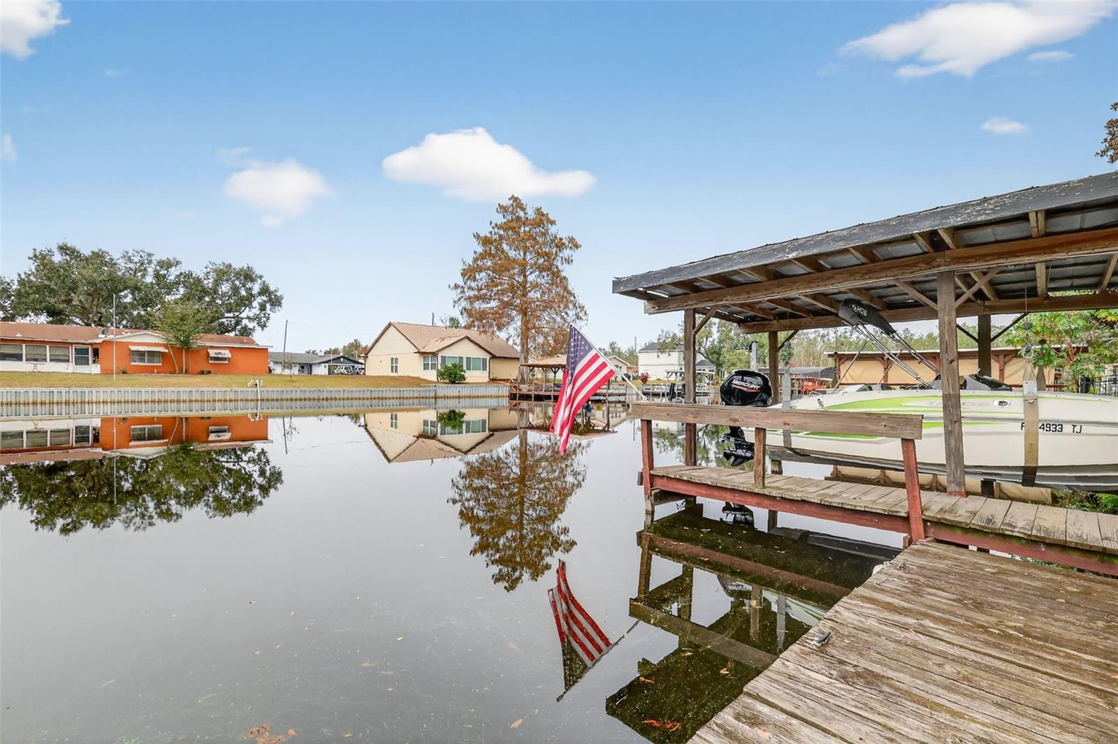 LAKE HARRIS SHORES - Residential