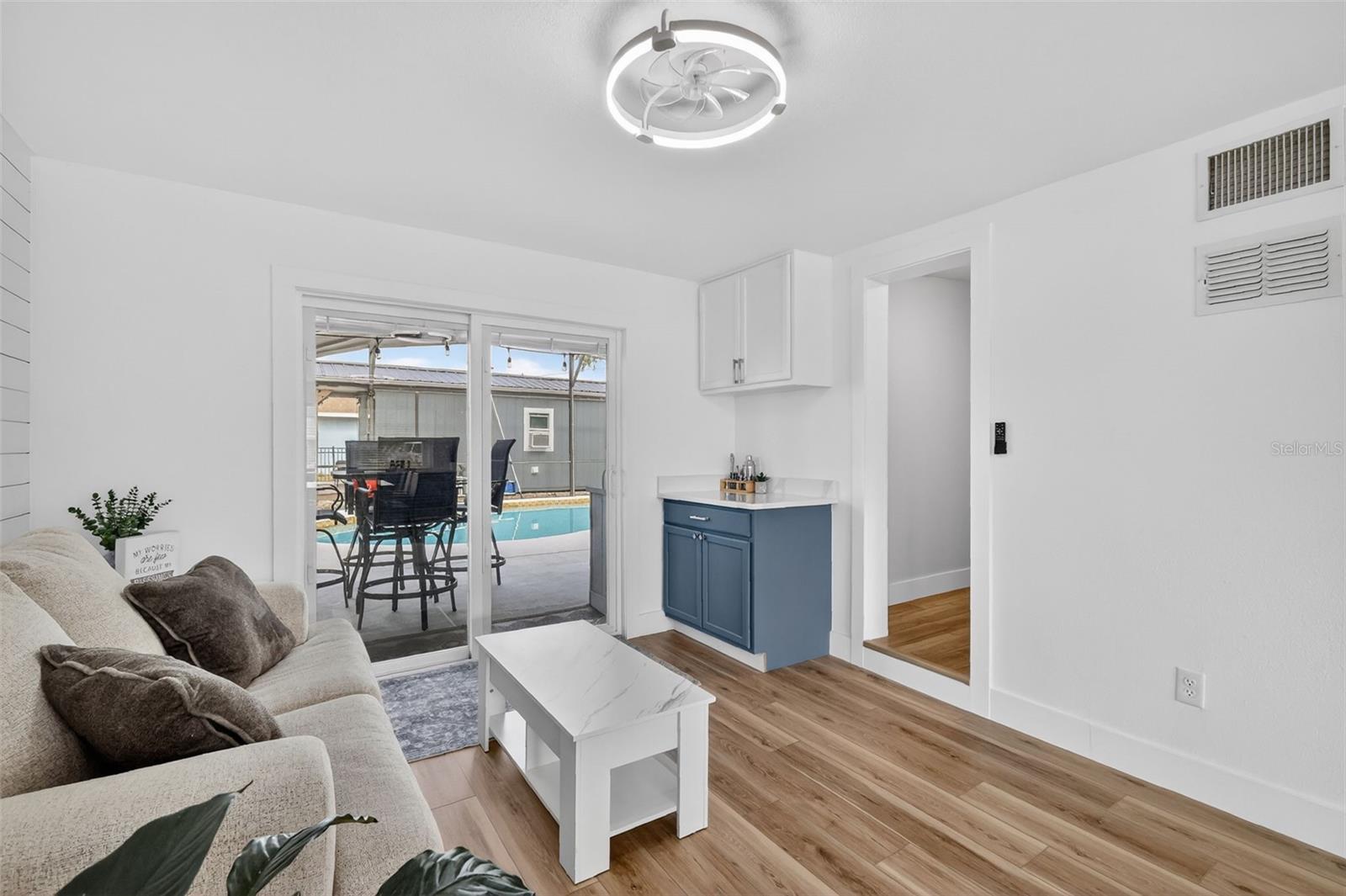 LAKE HARRIS SHORES - Residential