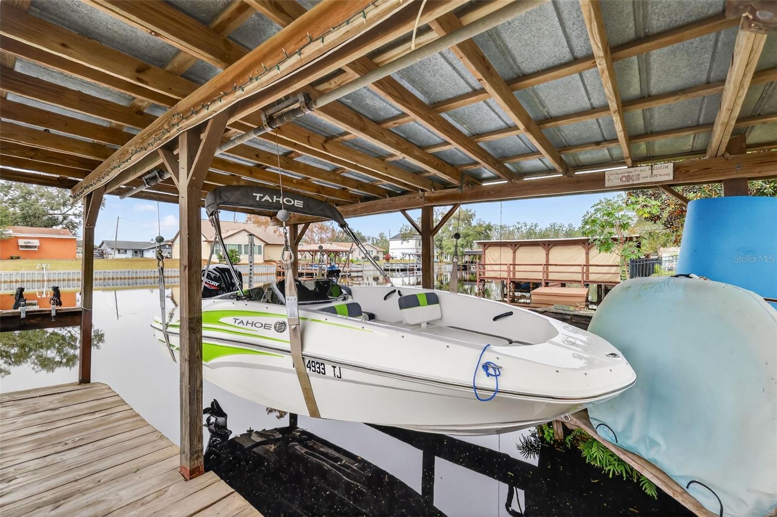 LAKE HARRIS SHORES - Residential